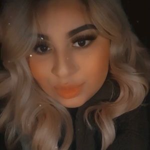 Meet your Posher, Alexandra